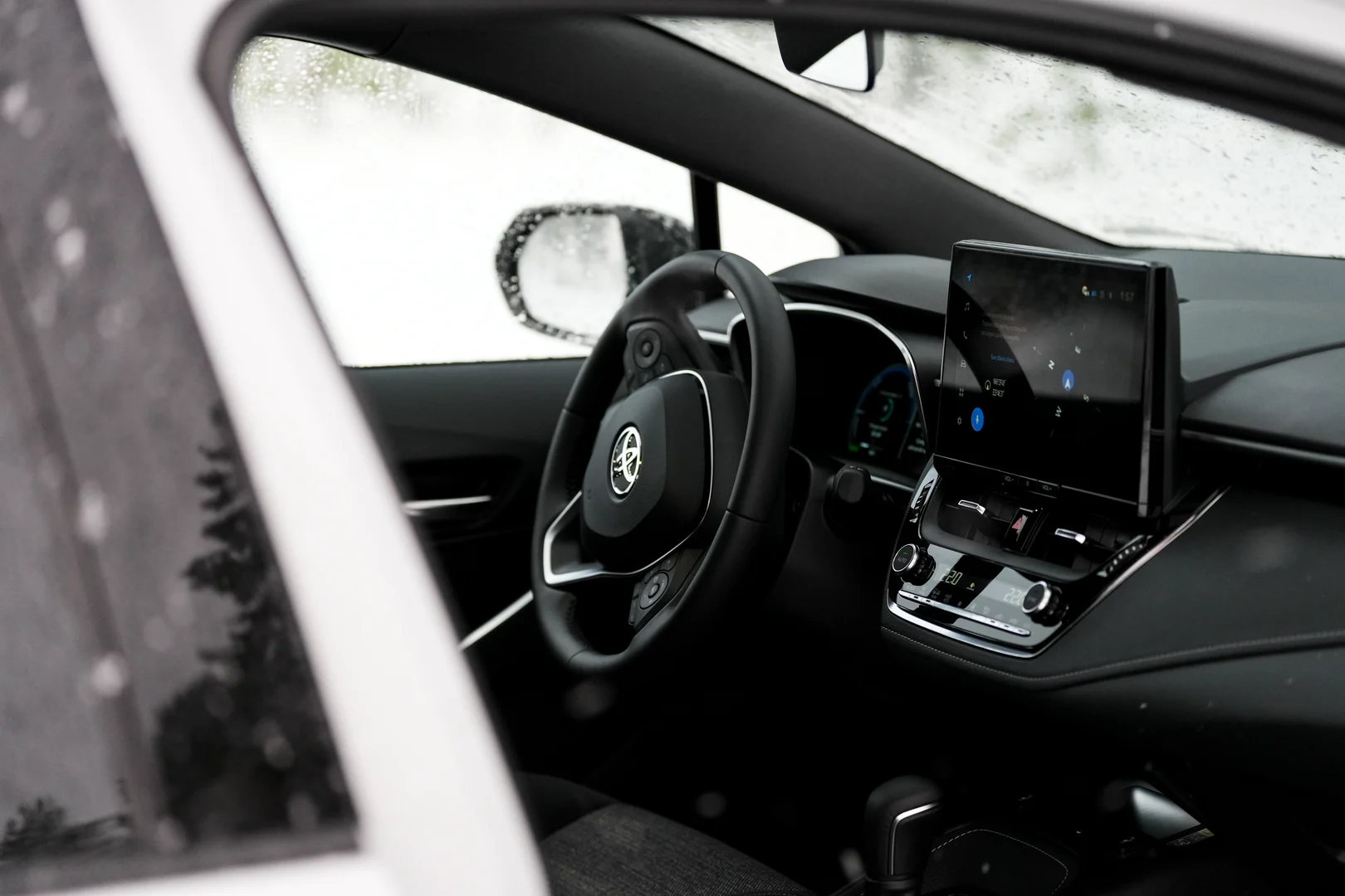 Car hire Rovaniemi - driving through winter landscape